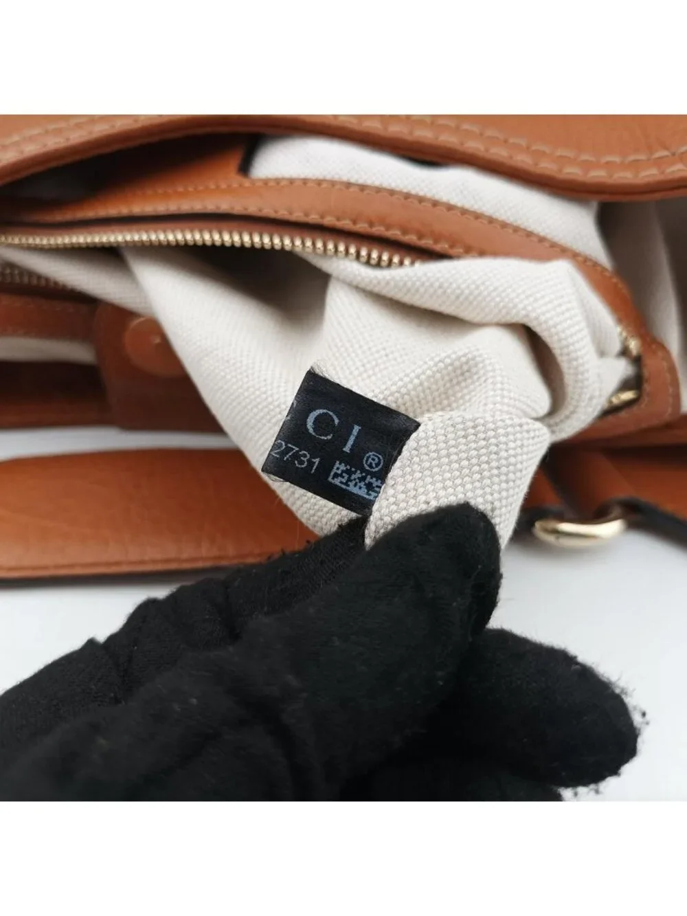 Gucci brand color